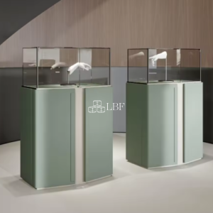 Lampu di lemari independence dan butik