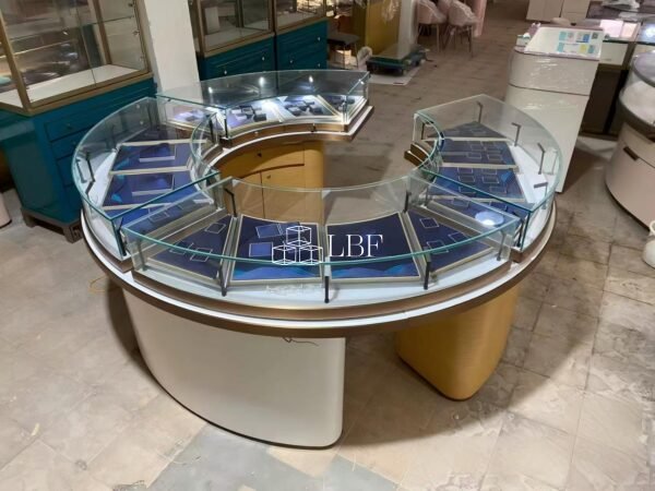 Curved high-quality display cabinet