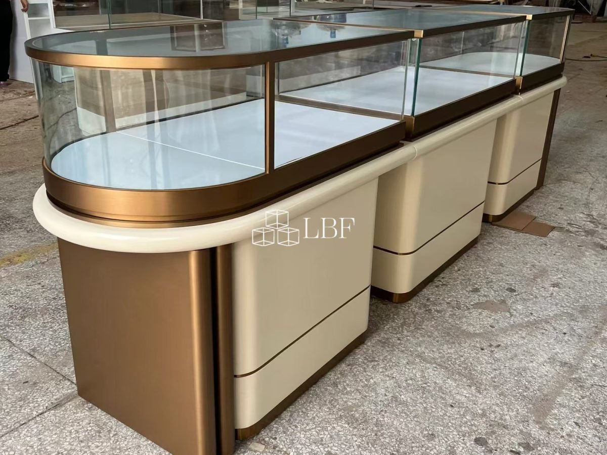 Armoire à bijoux