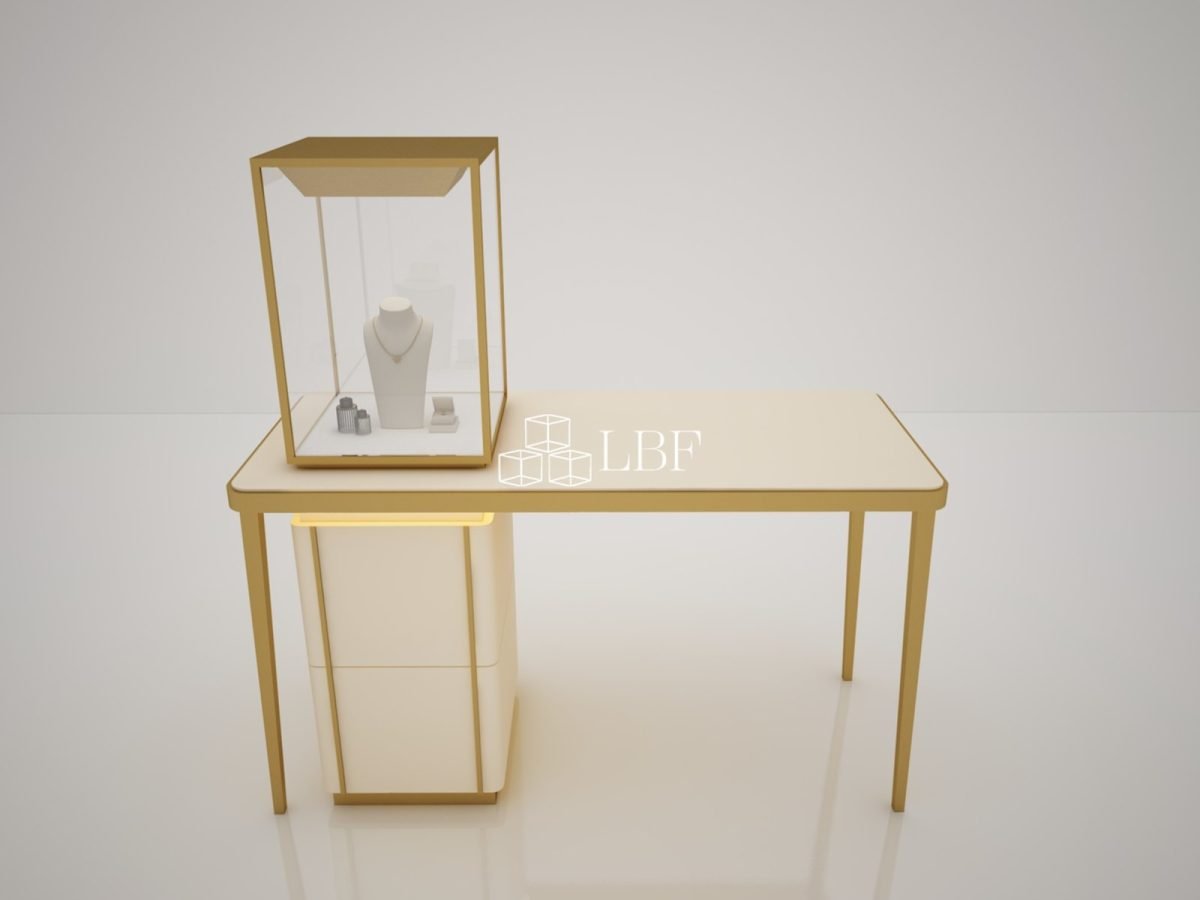 Vitrine d&rsquo;exposition en verre avec cadre en métal doré pour